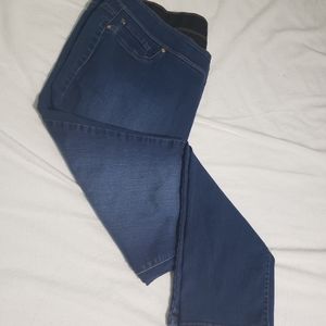 Kim Rogers Curvy Pull-On Blue Jean Capris